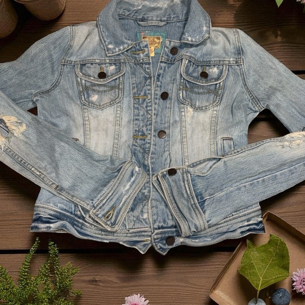 Y2K vintage Abercrombie & Fitch trucker distressed Light Blue Denim Jacket - Picture 2 of 16